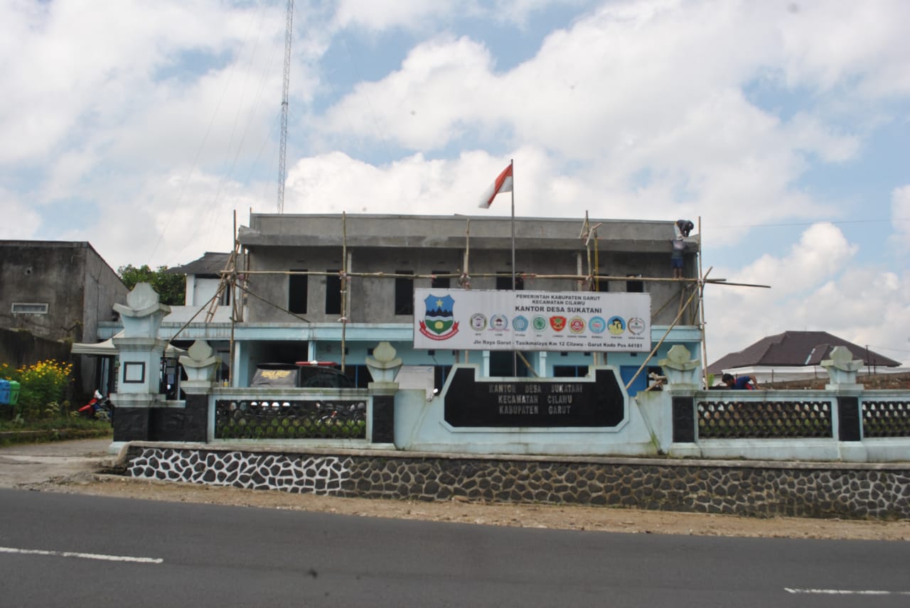 Pemdes Sukatani Kecamatan Cilawu Realisasikan Dana IP Tahun 2020 Renovasi Kantor Desa 