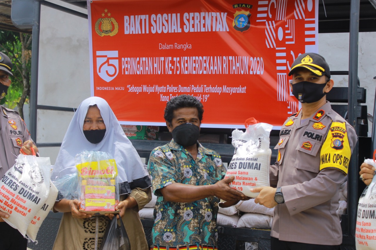 Laksanakn Bakti Sosial, Polres Dumai Beserta Jajaran Tunjukan Rasa Kepedulian Kepada Masyarakat