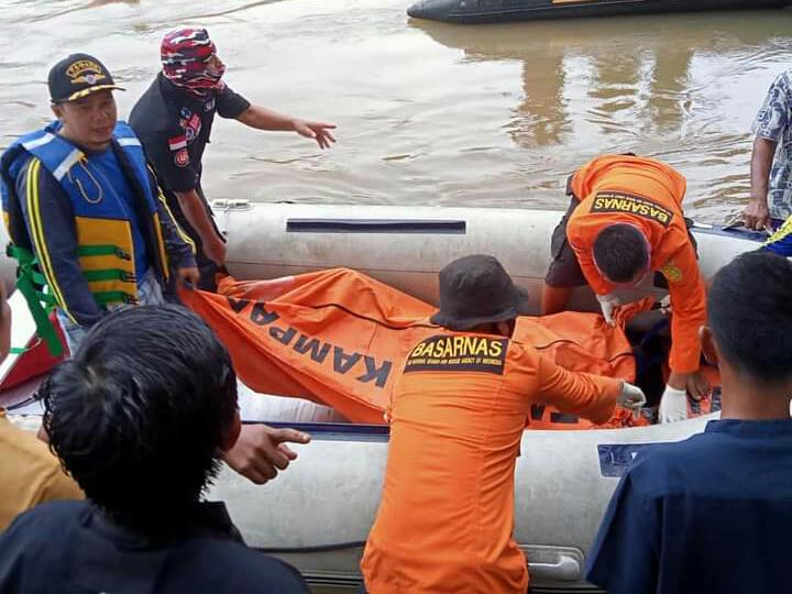 Tim Gabungan Basarnas Kampar-Sumbar Temukan Dua Korban Tenggelam di Sungai Tolouk Uso