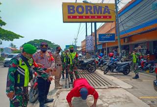 Patroli PPKM Polresta Bandung Polda Jabar, Himbau Prokes di Sekitar Borma Nanjungmekar Rancaekek