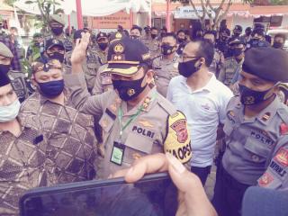 Ketua KPUD Indramayu Cek Cok Mulut Dengan Awak Media