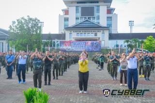TNI Ciptakan Jumat Gembira di Pusat Kota