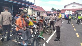 Giat sosial Unik Polres Inhu. Puluhan Becak Motor di Rengat Berkumpul Ikuti Servis Gratis