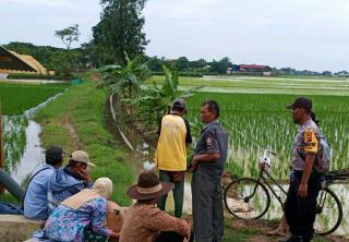 Polsek Bersama Koramil Balongan Melaksanakan Giat Patroli Dialogis Dengan Woro Woro Keliling 