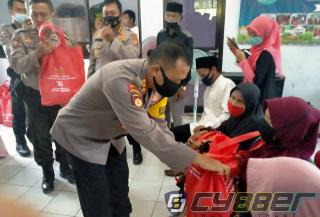 Keluarga Besar Alumni Akpol 1991 Bakti Sosial, Bagikan Sembako di Desa Bayumundu Pandeglang Banten