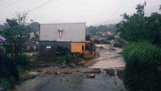 Hujan Deras Mengakibatkan Banjir Bandang