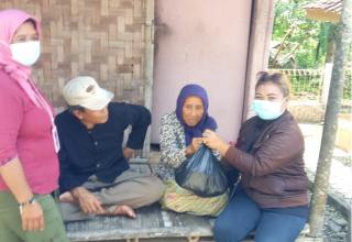 Peduli Sesama, YLBI Berikan Bantuan Sembako ke Para Jompo