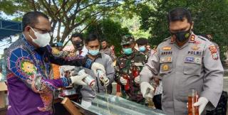 Operasi Pekat Mansinam, Polres Raja Ampat Musnahkan Ratusan Botol Miras