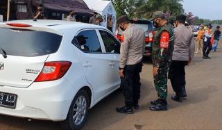 Polisi Majalengka Polda Jabar Putar Balik 407 Unit Kendaraan Pemudik Nekat