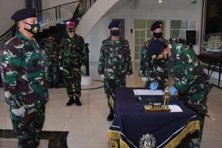 Gubernur Akademi Angkatan Laut  Kukuhkan Dirrenbang AAL