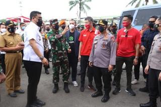 Kunjungi Natuna, Panglima TNI dan Kapolri Tinjau Pelaksanaan Vaksinasi 
