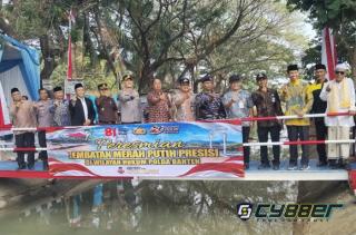 Kolaborasi BAZNAS dan Polres Cilegon Hadirkan Jembatan Merah Putih Presisi di Kadipaten