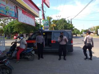 Wajib Pake Masker, Sat Binmas Polres Indrmayu Sisir Lokasi Keramaian