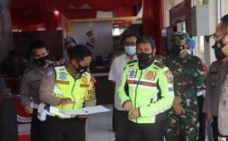Kapolda Jabar Pantau Arus Balik Ke Pos Pam Limbangan Garut dan Cek Personel Lapangan Melalui Aplikasi E-Cakra Presisi