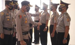 4 Anggota Polres Sumedang Dihadiahi Kenaikan Pangkat
