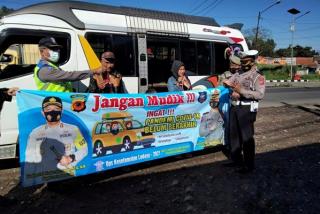 Gelar Operasi Keselamatan, Polresta Bandung Polda Jabar Sosialisasikan Larangan Mudik