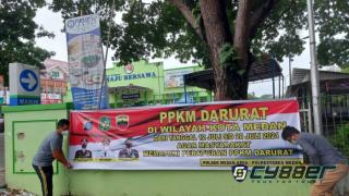 Polsek Medan Area Pasang Spanduk Demi Suksesnya PPKM Darurat