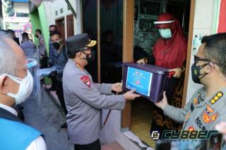 Kapolri Instruksikan Jajarannya Percepat Distribusi Bansos PPKM Darurat ke Warga 