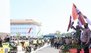 Polri Sebar 458 Ton Beras dan 15.000 Paket Sembako untuk Masyarakat Banten Terdampak PPKM Darurat