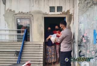 Polisi Salurkan 6,5 Ton Beras Bantuan PPKM Darurat Kepada Warga Terdampak Pandemi