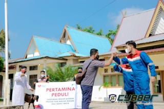 PT Pertagas Bagikan Hewan Kurban di 47 Titik Area Proyek Rokan