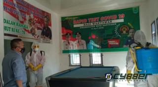 PMI Semprotkan Disinfektan di Seketariat PWI Muba