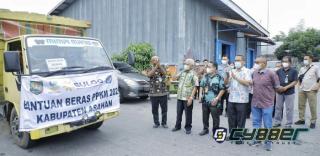 Bupati Asahan Serahkan 53.568 Beras Bantuan PPKM Level 4