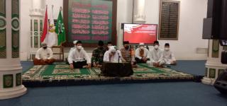 Forkopimda Kota Pekalongan Bersama Tokoh kharismatik Habib Lutfhi bin Ali bin Yahya Ikuti Dzikir dan Do