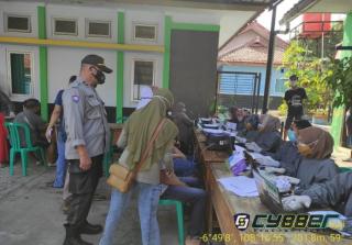 Polisi di Majalengka Monitoring Vaksinasi 
