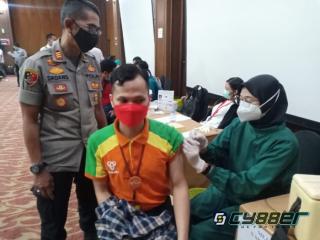 Polsek Bojongloa Kaler Lakukan Pengamanan Gerai Vaksinasi Dosis Kedua di Grand Pasundan