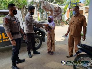Polsek Malausma Salurkan Bantuan Beras Polri Peduli Covid-19