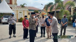 Silaturahmi di Ponpes Arrahmat, Kapolres Majalengka Berikan Bantuan Sosial Polri Peduli Covid19