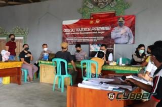 Polres Lamsel Gelar Vaksinasi di Desa Balinuraga Way Panji