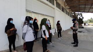 Anggota Sat Brimob Polda Jabar Ajak Karyawan PT. Novatex Tetap Laksanakan Protokol Kesehatan