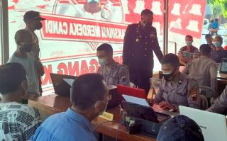 Tinjau Layanan Vaksin, Wakapolres Tegal Kota Ingatkan Disiplin Patuhi Protkes