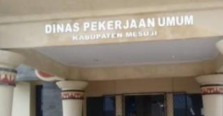 Sekertaris Dinas PUPR kabupaten Mesuji Lampung, Andi S, Angkat Bicara