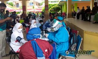 Serbuan Vaksinasi Korem 033/WP Dosis Pertama Bagi Usia 12-17 Tahun 