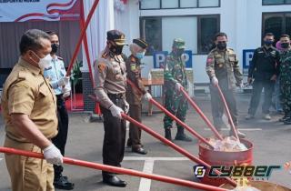 Kejaksaan Negeri Sumedang Gelar Pemusnahan Barang Bukti