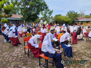 Lanud Roesmin Nurjadin Vaksin Siswa SMP 8 Pekanbaru