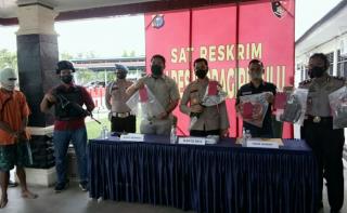 Pemutilasi Bocah SLTP Dihadirkan Polres Inhu ke Tim Wartawan
