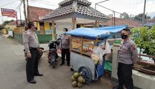 Patroli Dialogis, Polisi Himbau Prokes Kepada Pedagang Kaki Lima