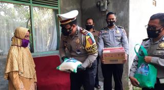 Peringati Hari Lalu Lintas ke-66, Sat Lantas Polres Sumedang Bagikan Sembako