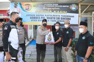 Polresta Tangerang Kawal Baksos Akabri 98 Untuk Pedagang Kaki Lima 