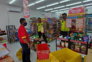 Polisi Himbau Prokes di Tempat Perbelanjaan