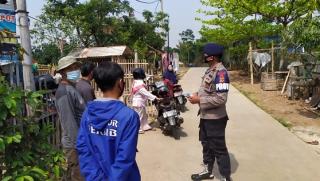 Cegah Covid-19, Sat Brimob Polda Jabar Himbau Warga Rancaekek