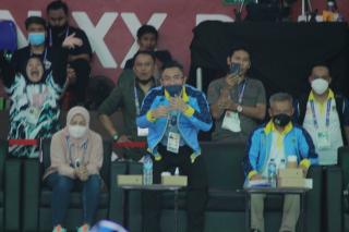 Lolos Ke Final, Atlet Muay Thai Banten Menangis Dipeluk Wagub 