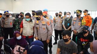 Kapolda Jabar Tinjau Pelaksanaan Gebyar Vaksinasi Massal Presisi