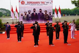 Danrem 064/MY Ikuti Upacara HUT Ke-76 TNI Virtual di Pendopo Gubernur Banten
