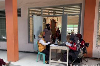 Sukseskan Program Pemerintah, Polsek Dawuan Monitoring Vaksinasi