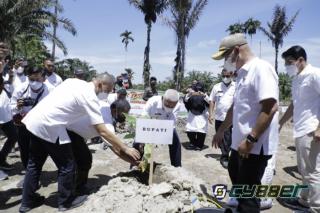 Bupati dan Wakil Bupati Laksanakan Gebyar Tanam Pisang